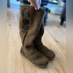Knitted UGGS Classic Cardy Boots US 6